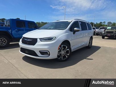 New 2026 Chrysler Pacifica Pinnacle