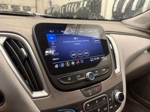 Used 2025 Chevrolet Malibu LT image 19