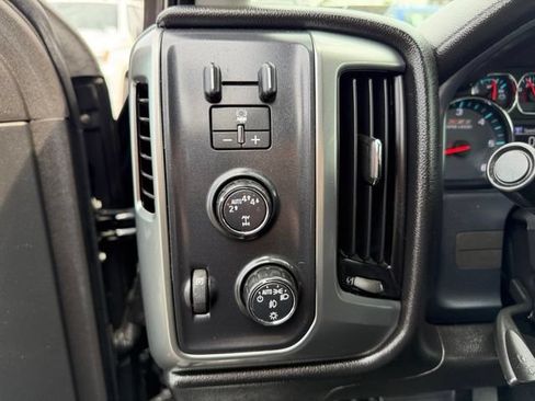 Used 2017 Chevrolet Silverado 1500 LT w/ Midnight Edition AWD/4WD image 18