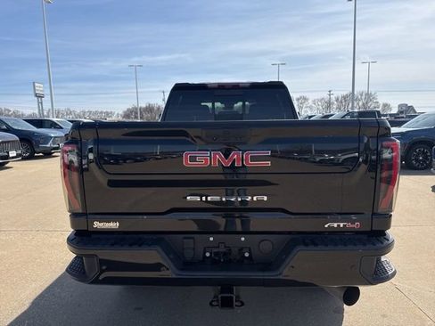 Used 2024 GMC Sierra 2500 AT4 w/ Technology Package image 4