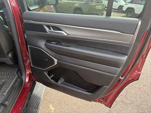 Certified 2024 Jeep Wagoneer Series II AWD/4WD image 7