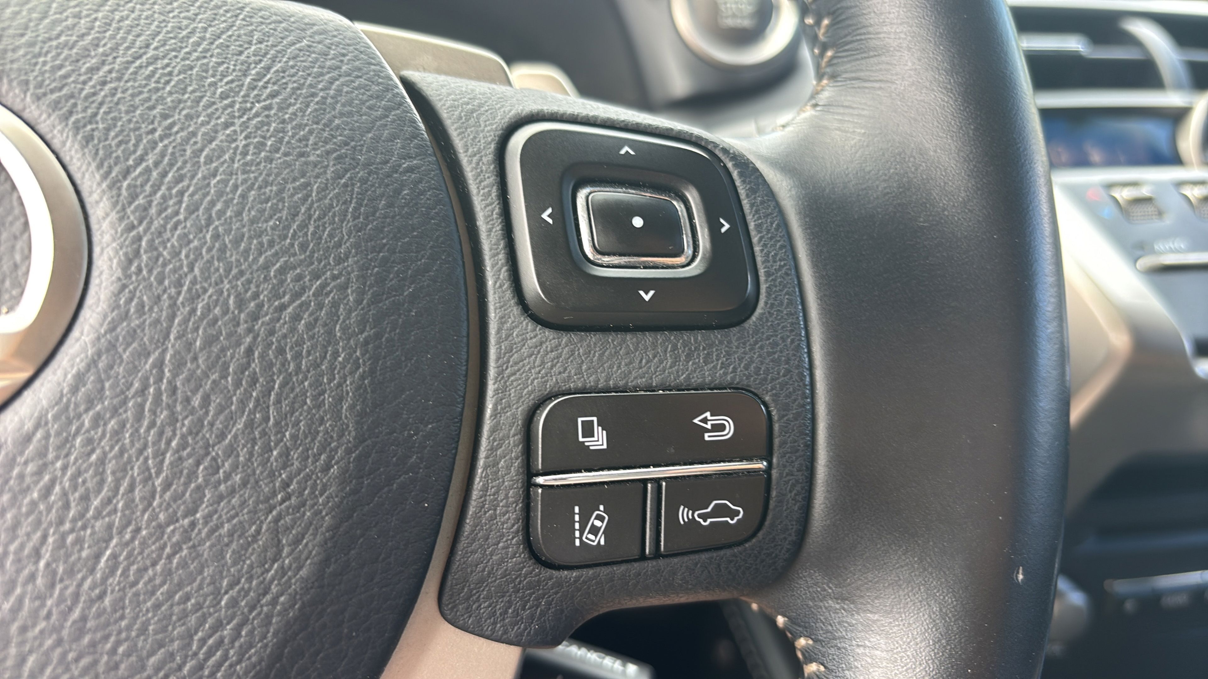 Used 2018 Lexus NX 300 FWD w/ Accessory Package 2 image 25
