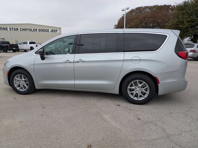 New 2026 Chrysler Voyager LX