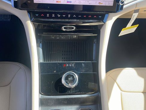 New 2026 Jeep Grand Cherokee Limited w/ Luxury Tech Group II image 19