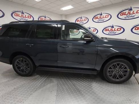 New 2026 Ford Expedition Platinum image 9