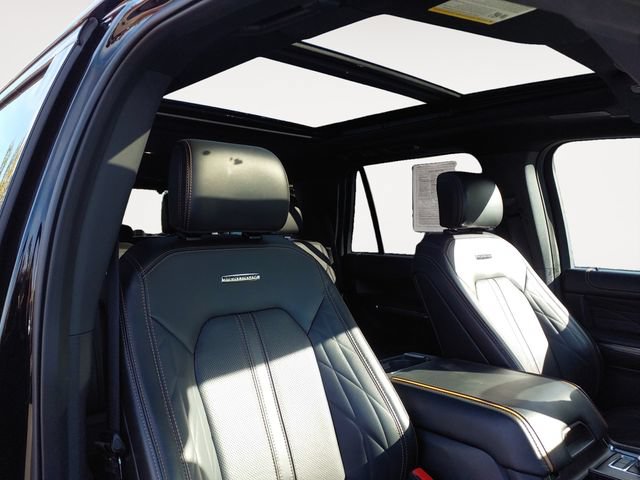 Used 2022 Ford Expedition Platinum AWD/4WD image 12