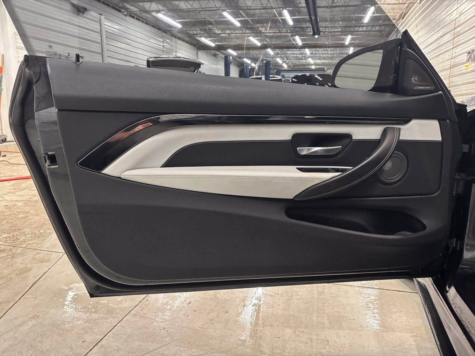 Used 2020 BMW M4 Coupe w/ Competition Package RWD image 7