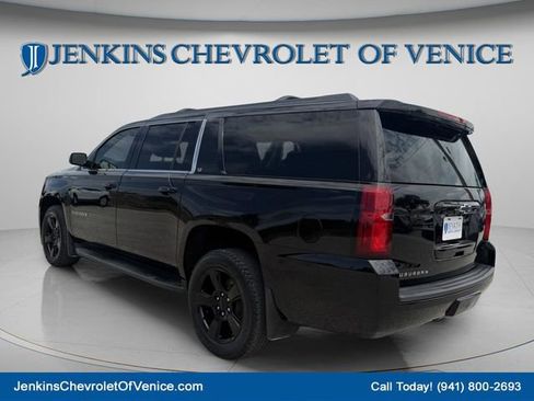 Used 2020 Chevrolet Suburban LT w/ Luxury Package AWD/4WD image 7