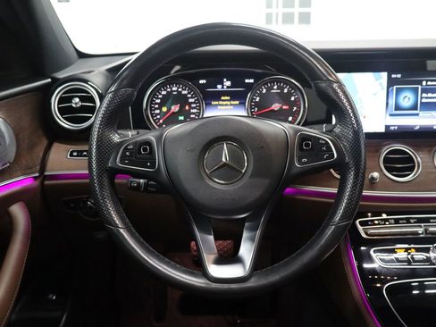 Used 2017 Mercedes-Benz E 300 4MATIC image 31