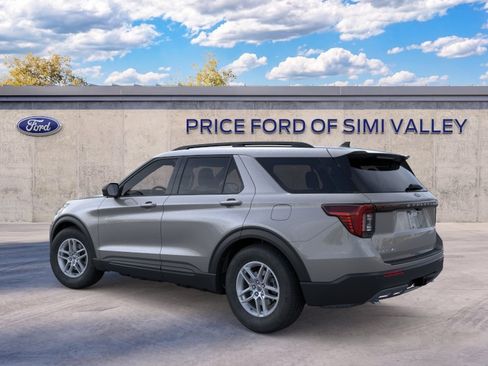 Used 2026 Ford Explorer Active w/ Active Comfort Package RWD image 4