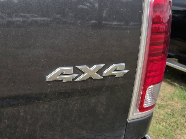 Used 2018 RAM 3500 Laramie w/ Convenience Group AWD/4WD image 8