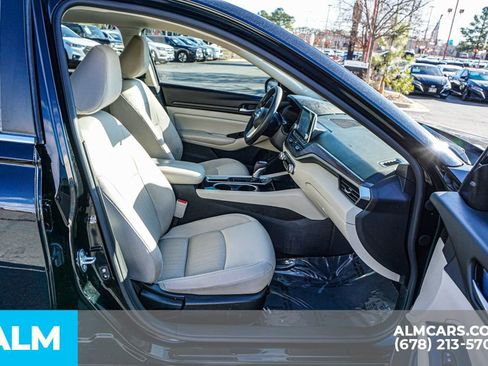 Used 2024 Nissan Altima 2.5 SV image 22