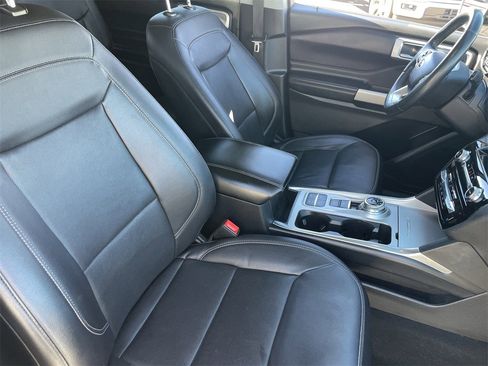 Used 2021 Ford Explorer Limited w/ Equipment Group 301A image 10