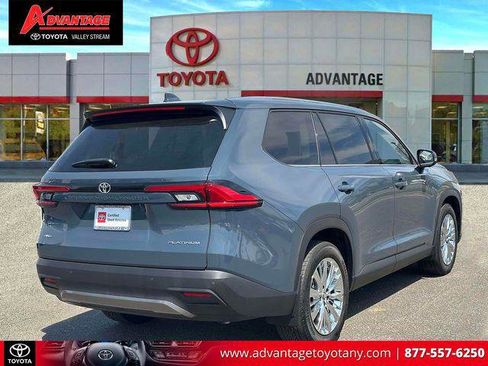 Certified 2024 Toyota Grand Highlander AWD image 7