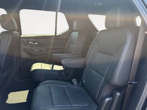 Used 2023 Chevrolet Traverse LT AWD/4WD image 13