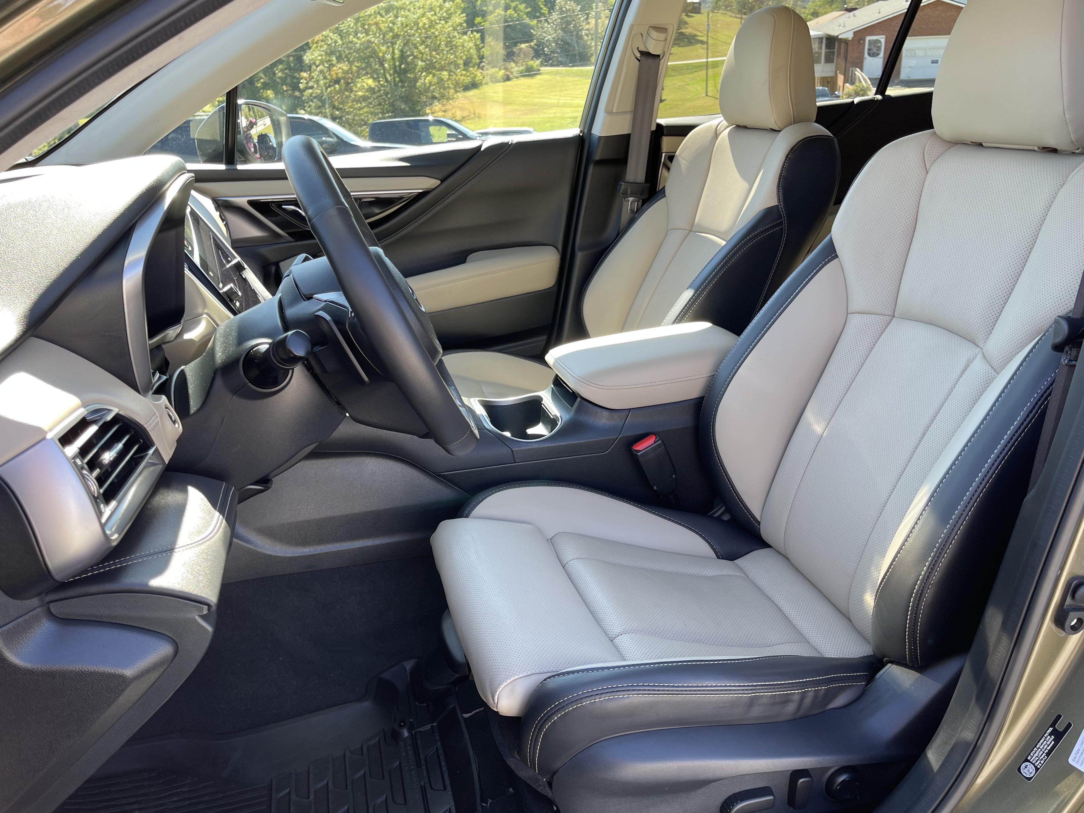 Used 2025 Subaru Outback Limited AWD/4WD image 10