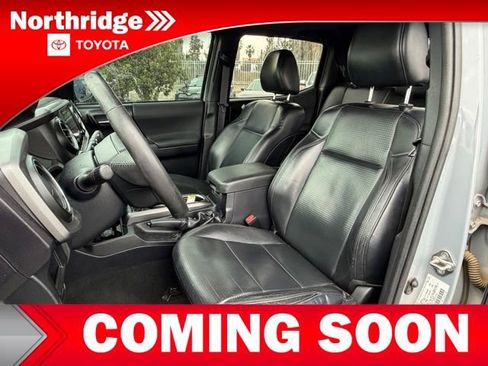 Used 2019 Toyota Tacoma TRD Sport w/ TRD Premium Sport Package image 6