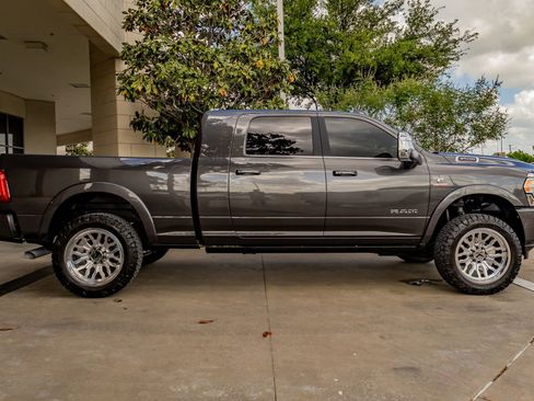 Used 2023 RAM 3500 Limited image 10