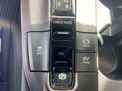 Used 2023 Toyota Crown AWD/4WD image 26