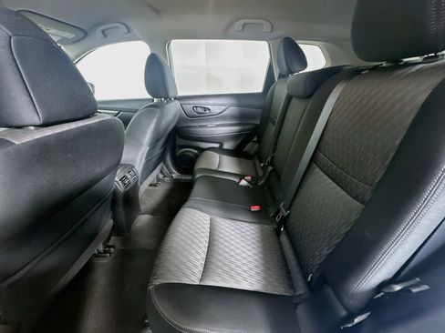 Used 2017 Nissan Rogue SV FWD image 26