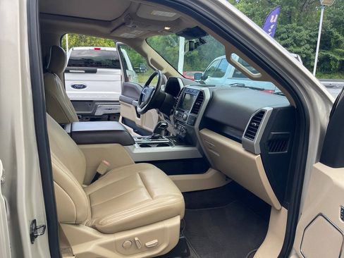 Used 2018 Ford F150 Lariat w/ Equipment Group 502A Luxury AWD/4WD image 32