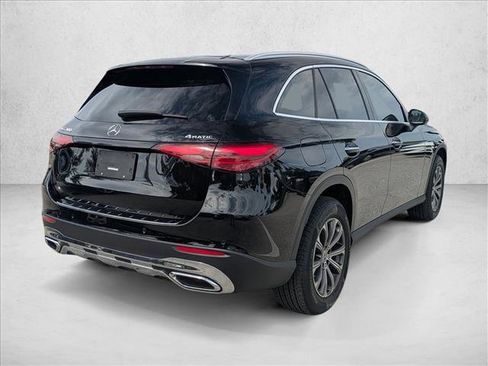 Used 2025 Mercedes-Benz GLC 300 4MATIC image 5