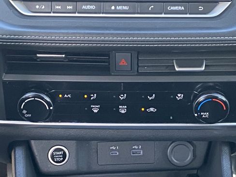 Used 2023 Nissan Rogue S image 23