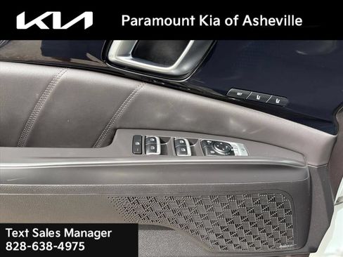 Certified 2025 Kia Carnival SX Prestige FWD image 25
