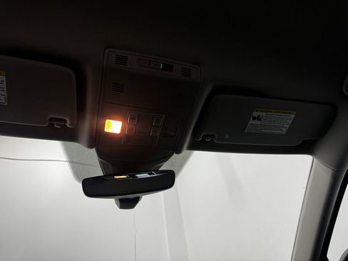 Used 2025 Volkswagen Jetta S FWD image 27
