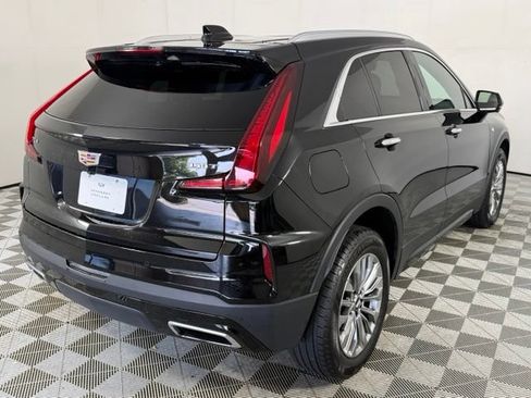 Used 2025 Cadillac XT4 Premium Luxury FWD image 9