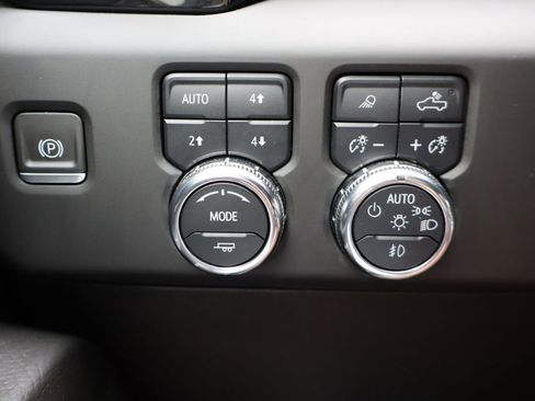Used 2023 GMC Sierra 1500 Denali w/ Technology Package AWD/4WD image 34
