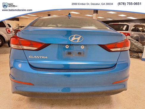Used 2017 Hyundai Elantra SE image 11