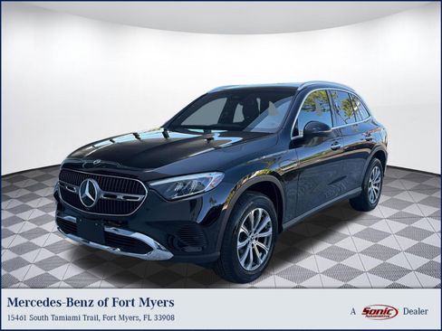Used 2024 Mercedes-Benz GLC 300 4MATIC image 1