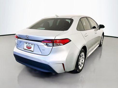Used 2024 Toyota Corolla LE FWD image 5
