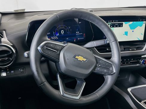 Used 2025 Chevrolet Equinox LT image 28