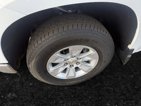 Used 2023 Chevrolet Silverado 1500 LT image 9