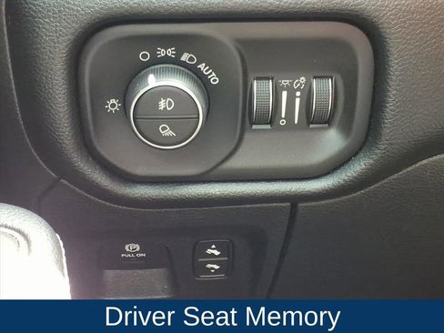 Used 2021 RAM 1500 Laramie w/ Night Edition image 17