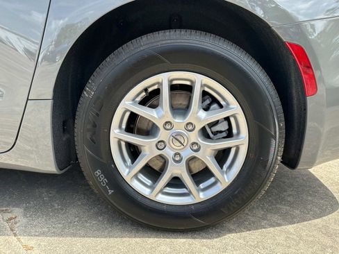 New 2025 Chrysler Pacifica Select image 10