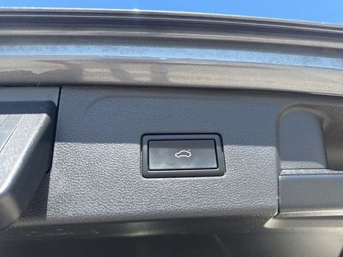 Used 2024 Volkswagen Atlas SE image 19