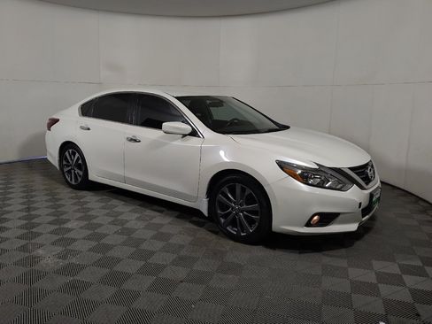 Used 2018 Nissan Altima 2.5 SR w/ SR Special Edition FWD image 11