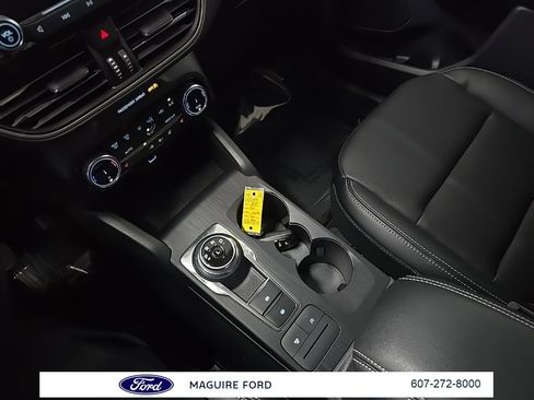 Used 2022 Ford Escape SEL image 29