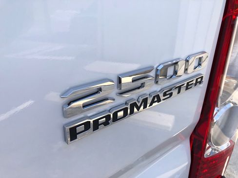Used 2025 RAM ProMaster 2500 w/ Convenience Group FWD image 16