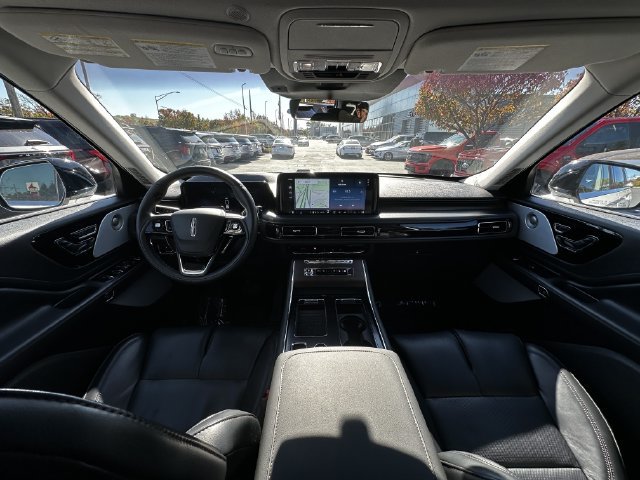 Certified 2025 Lincoln Aviator Reserve w/ Equipment Group 201A AWD/4WD image 3