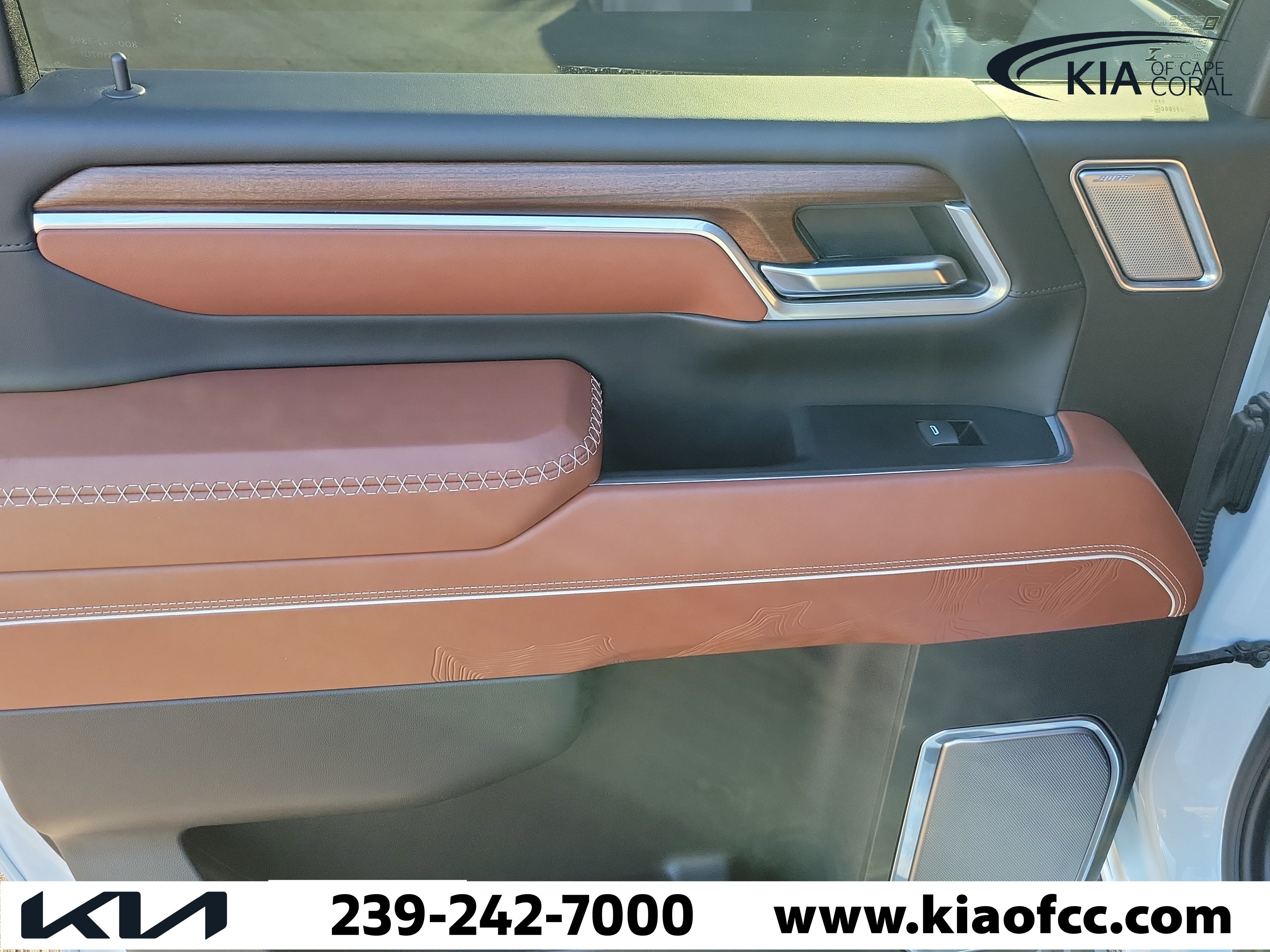 Used 2025 GMC Sierra 2500 Denali Ultimate AWD/4WD image 14