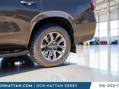 Used 2021 Chevrolet Tahoe Z71 w/ Z71 Signature Package image 40