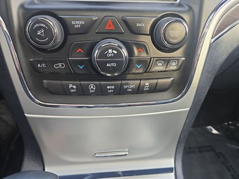 Used 2016 Jeep Grand Cherokee Overland image 19