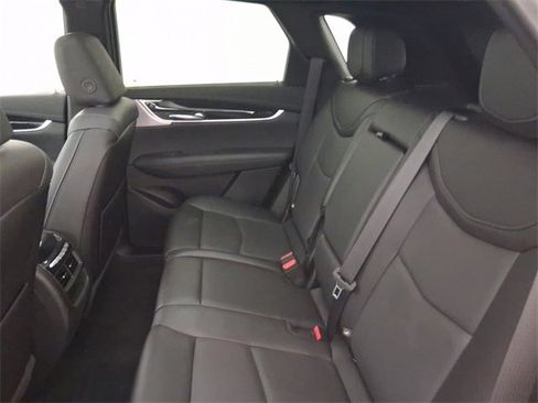 Used 2025 Cadillac XT5 Premium Luxury image 18