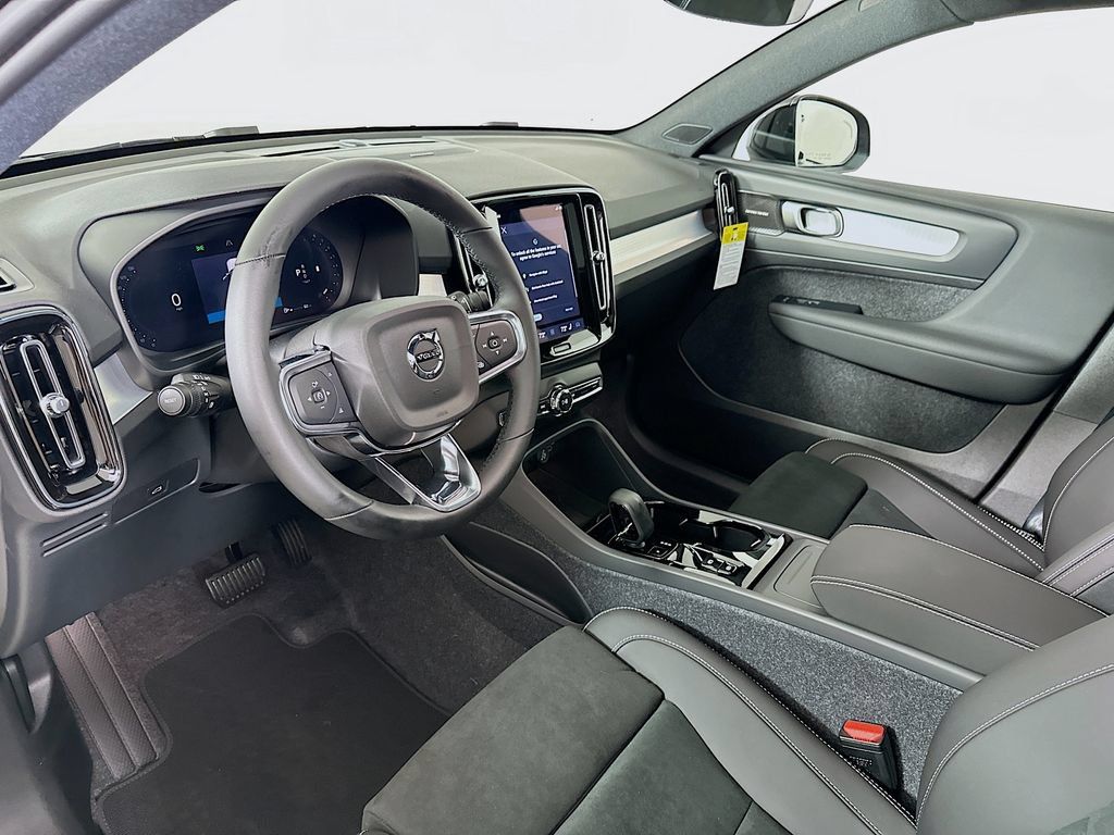 Used 2026 Volvo XC40 B5 Ultra w/ Protection Package Premier AWD/4WD image 10