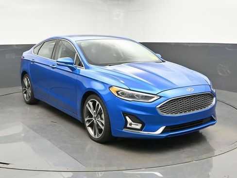 Used 2019 Ford Fusion Titanium FWD image 2
