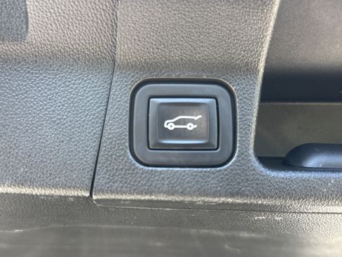 Used 2022 GMC Acadia SLT w/ Elevation Edition FWD image 37